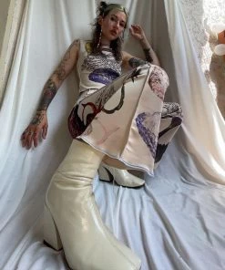 Snake Divine Vase Set Apparel