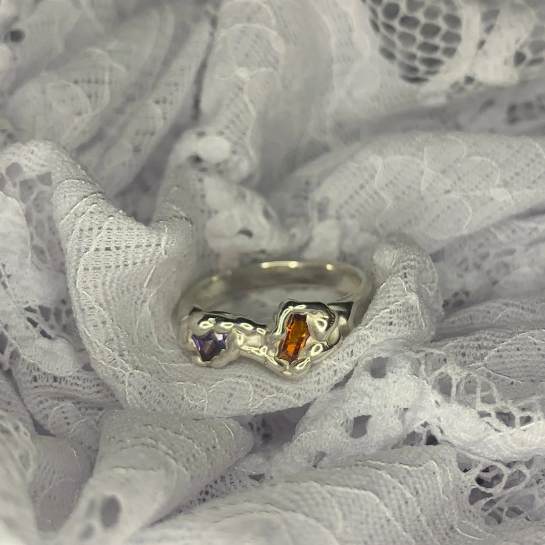 MIGLÉ Miglé Blobby Zirconia Ring Purple & Orange