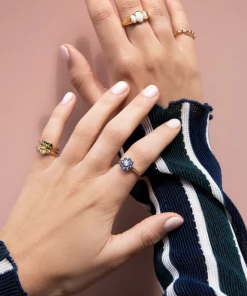 ALL THE LUCK IN THE WORLD Atlitw Flower Ring